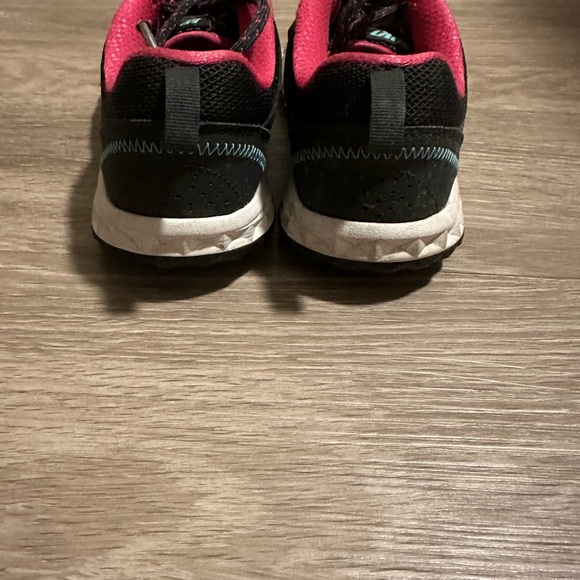 Nike Trailblazer Running Shoes - Picture 3 of 6